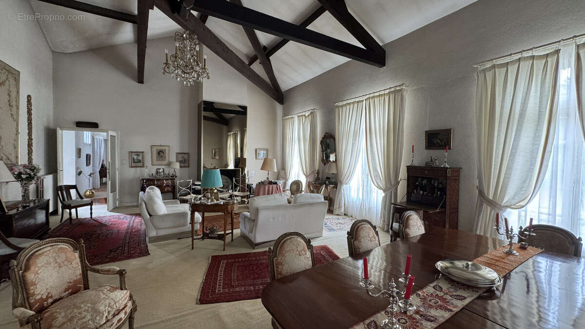 Maison de charme à vendre   Proche du Golf de Campagne à Nîmes - photo 3