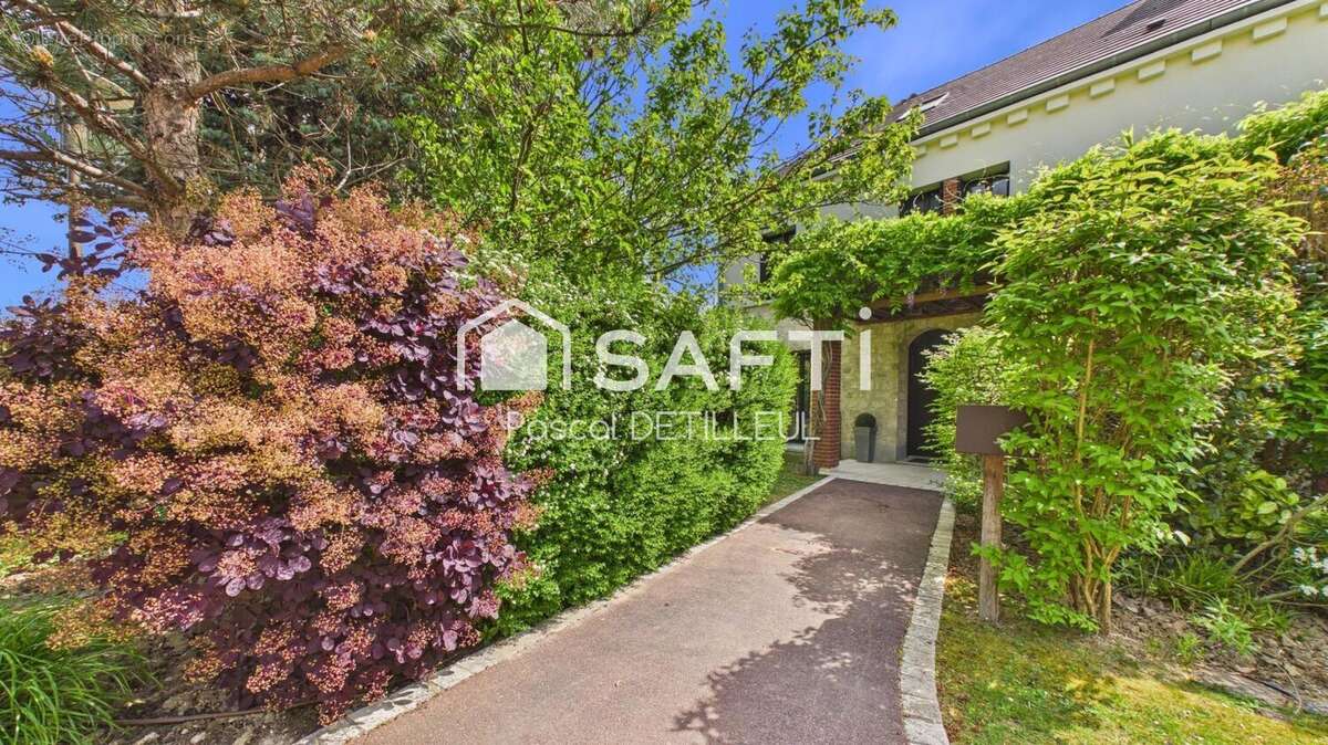 Maison 133 m² à Garches  - photo 8