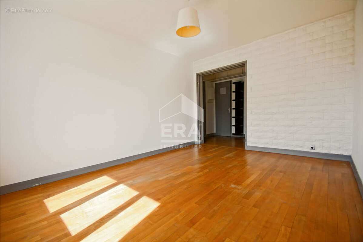 Appartement à ISSY-LES-MOULINEAUX