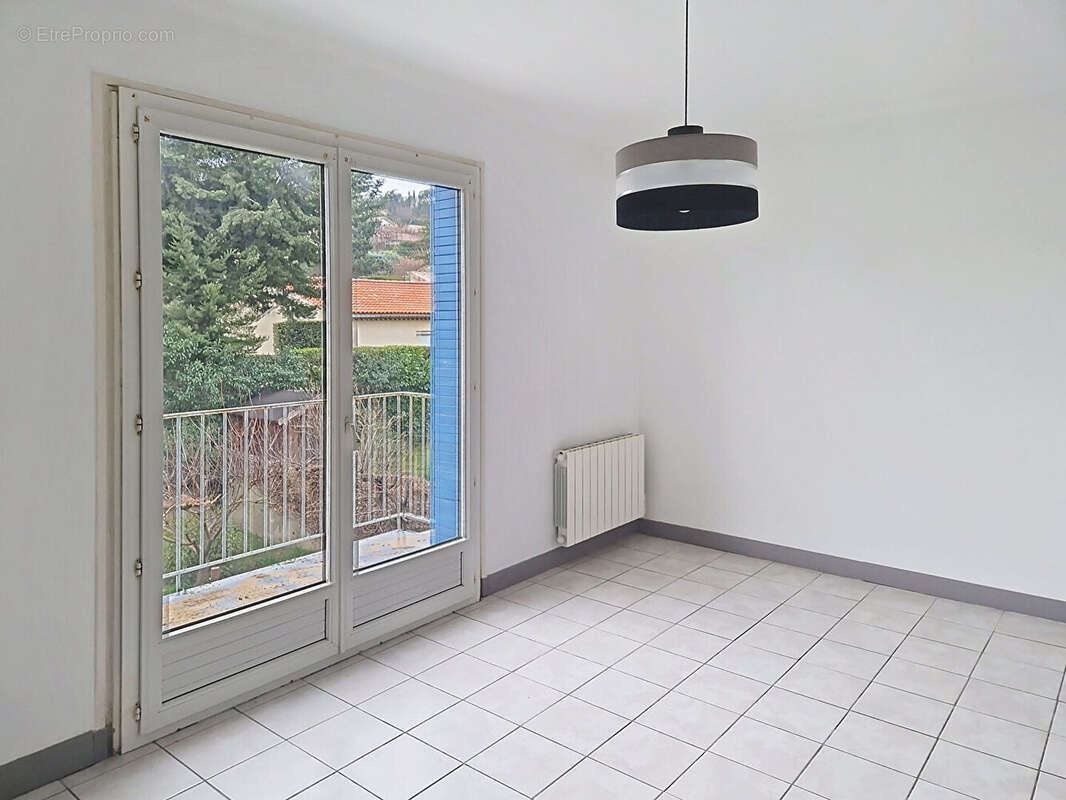 Appartement à VILLENEUVE-LES-AVIGNON