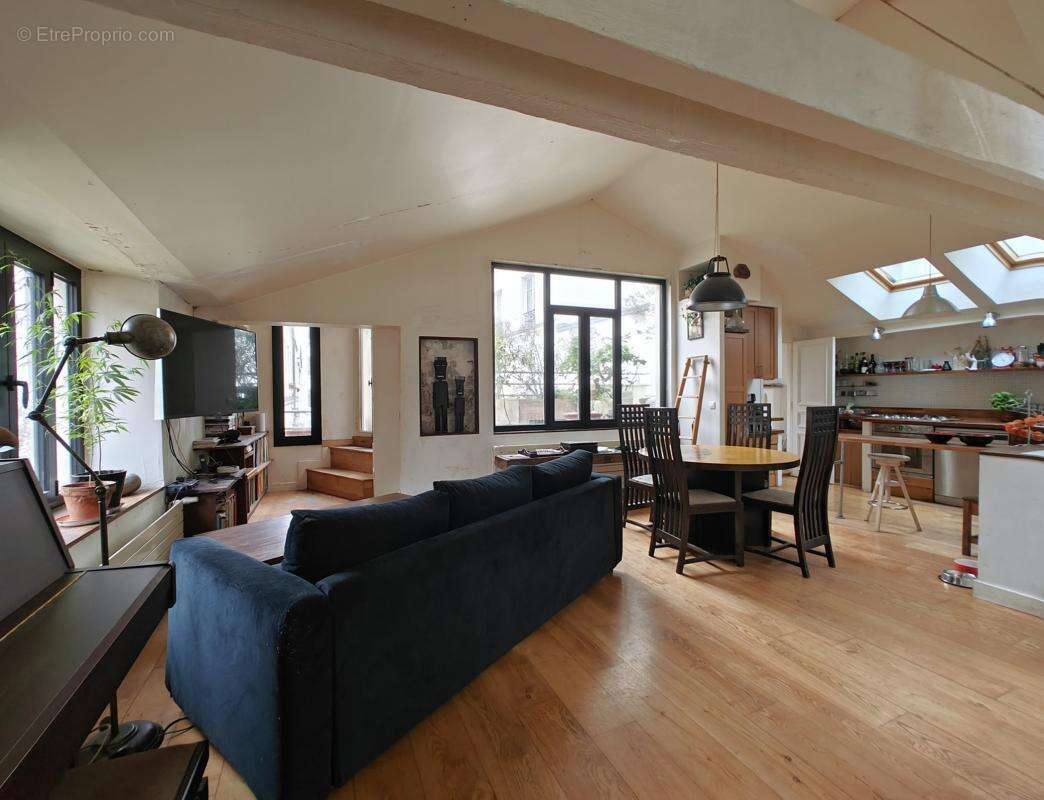 Appartement à PARIS-18E