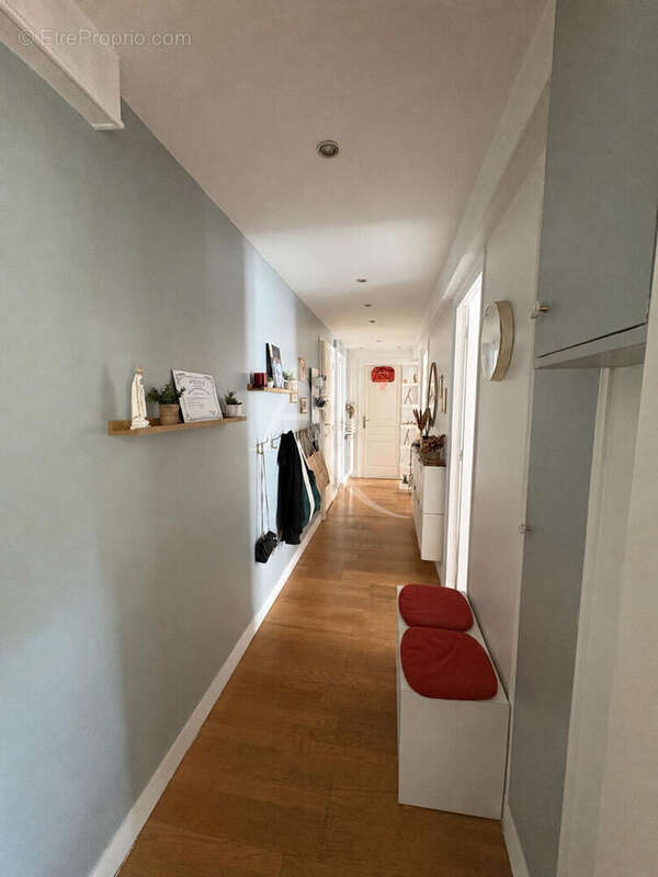 Appartement à LES PAVILLONS-SOUS-BOIS