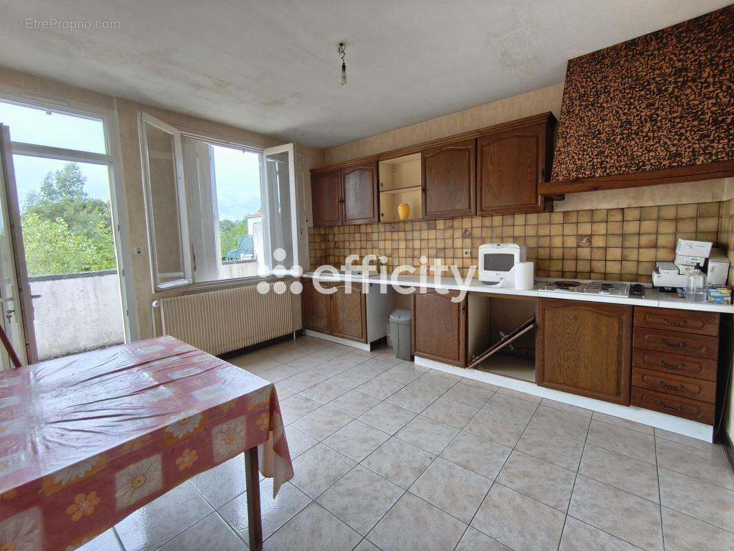 Maison à FONTENAY-LE-COMTE