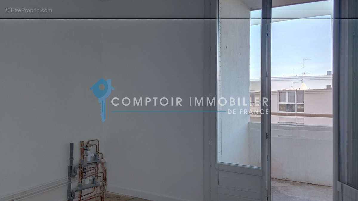 Appartement t4 (2 chambres) climatise, double vitrage, traverant, avec ascenseur, balcon, loggia, cave, parkin - photo 7