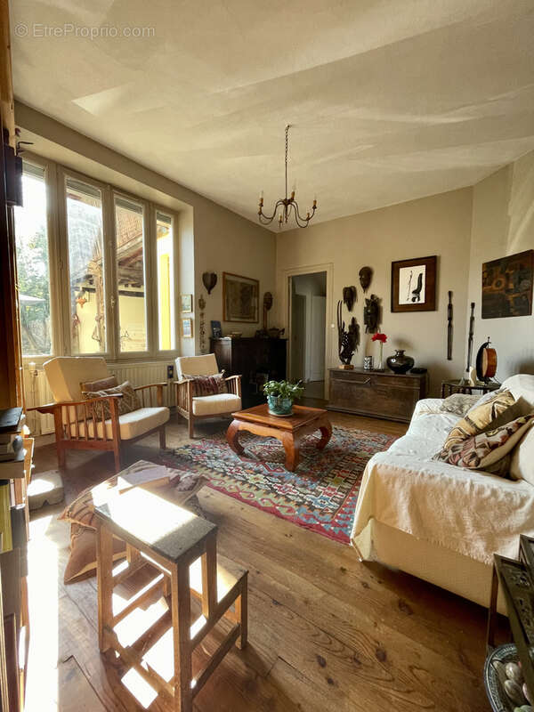 Maison à VIC-EN-BIGORRE