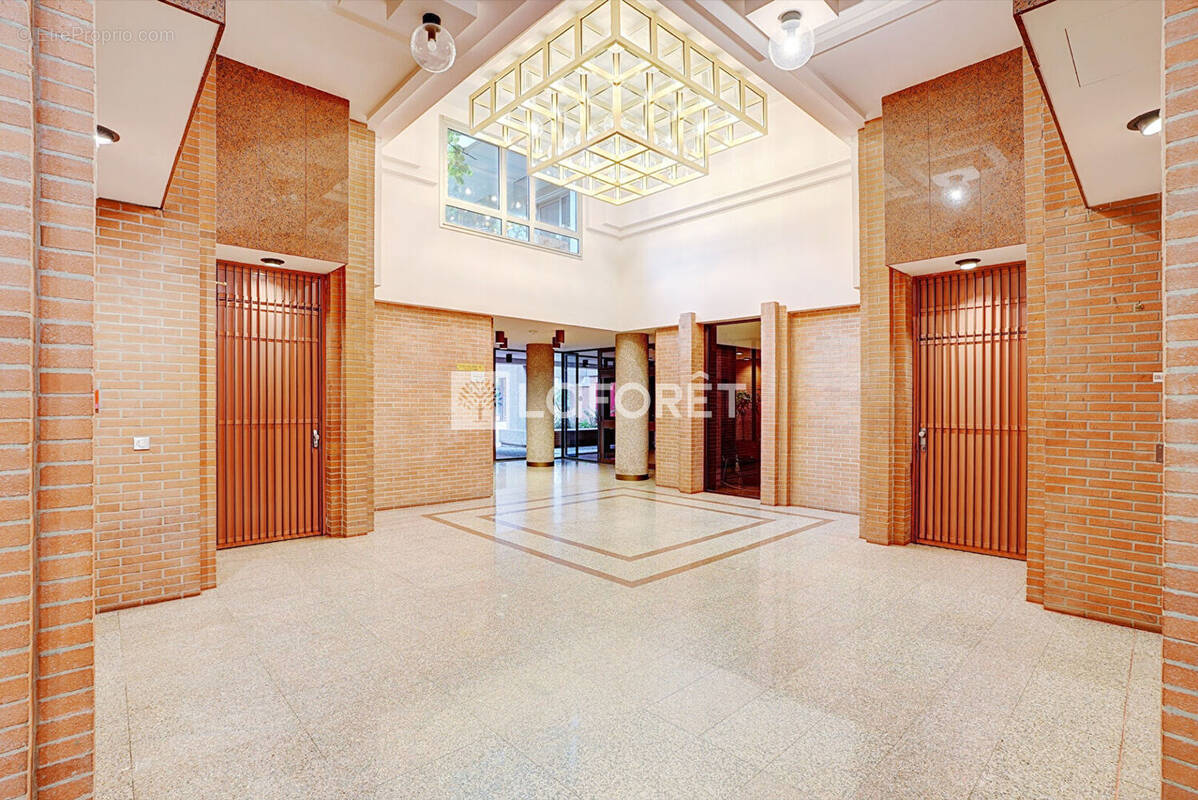 Appartement à PARIS-14E