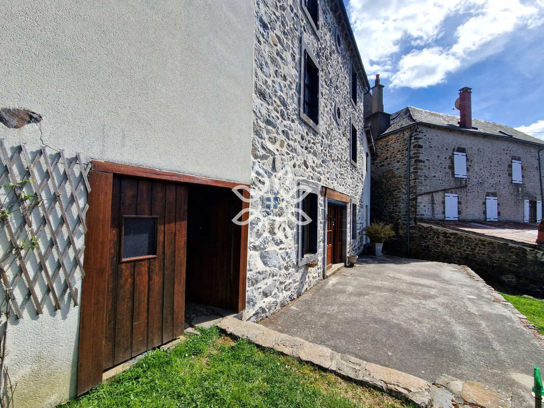 Maison à PEYRUSSE