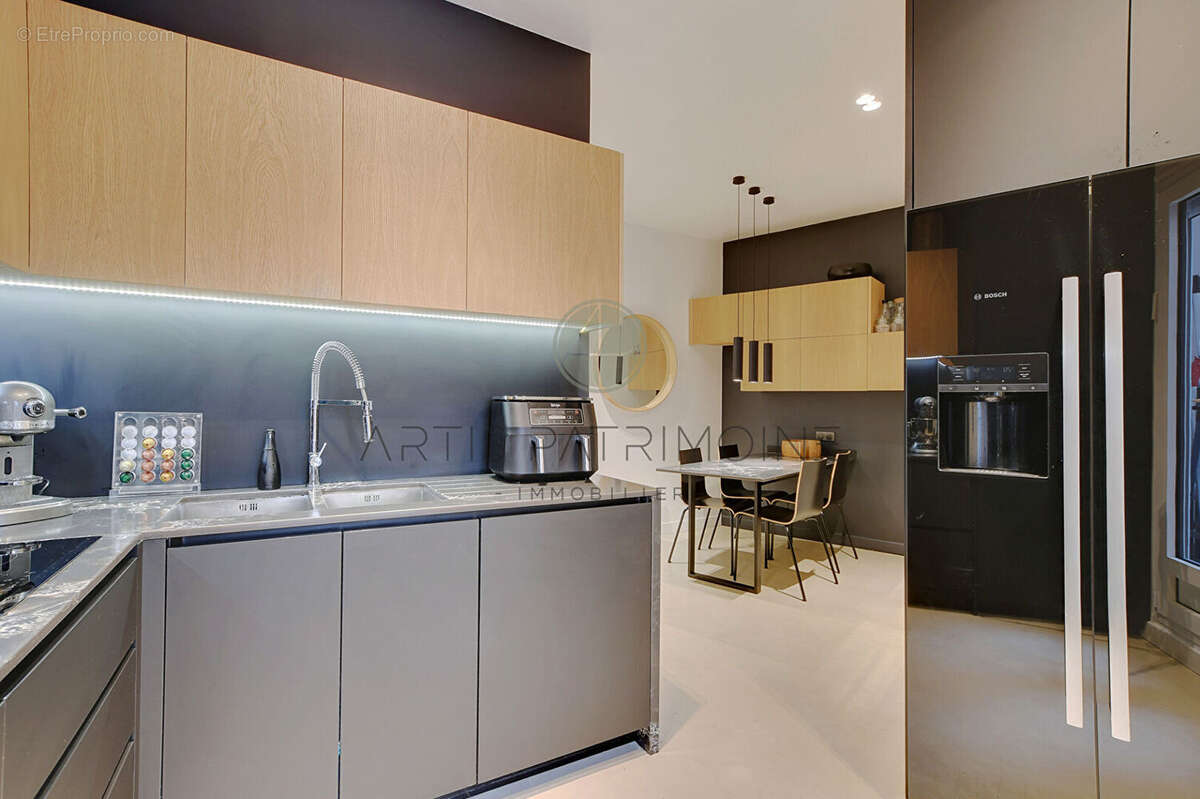 Appartement à PARIS-17E