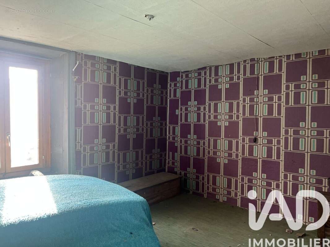 Maison 52 m² à Sail-Sous-Couzan  - photo 7