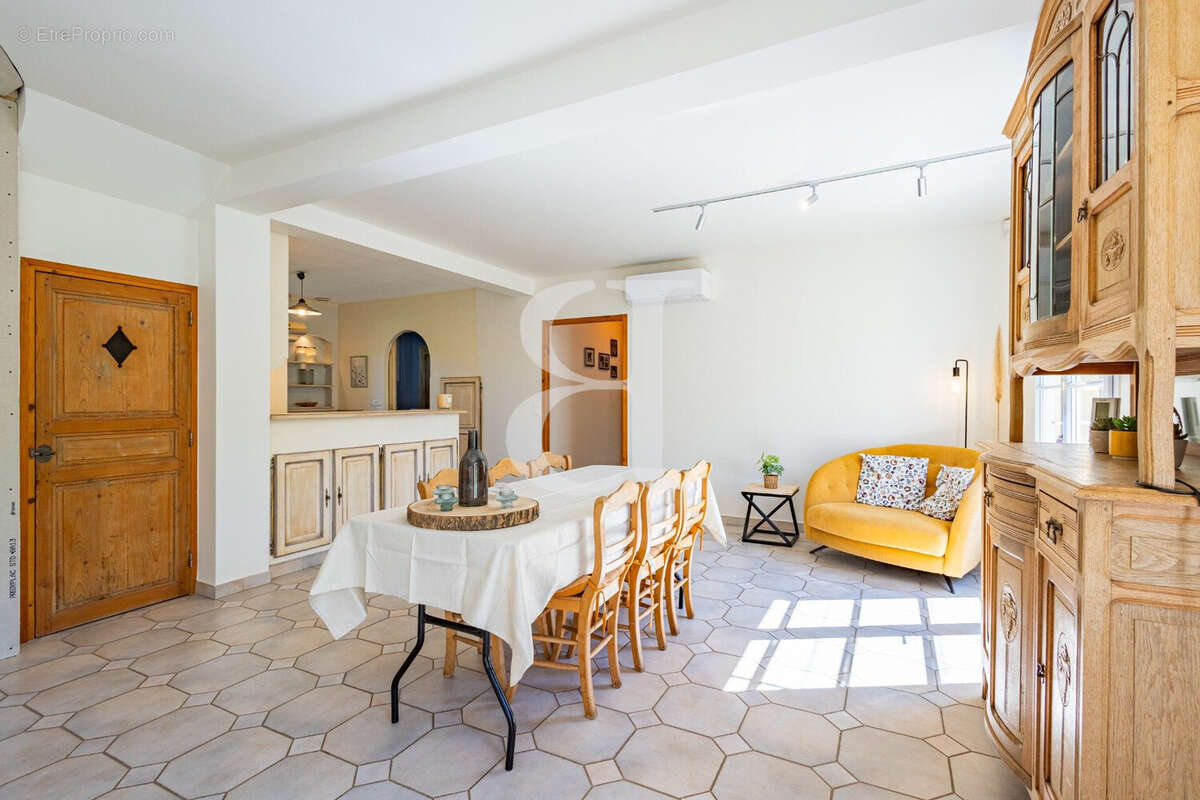 Maison à VAISON-LA-ROMAINE