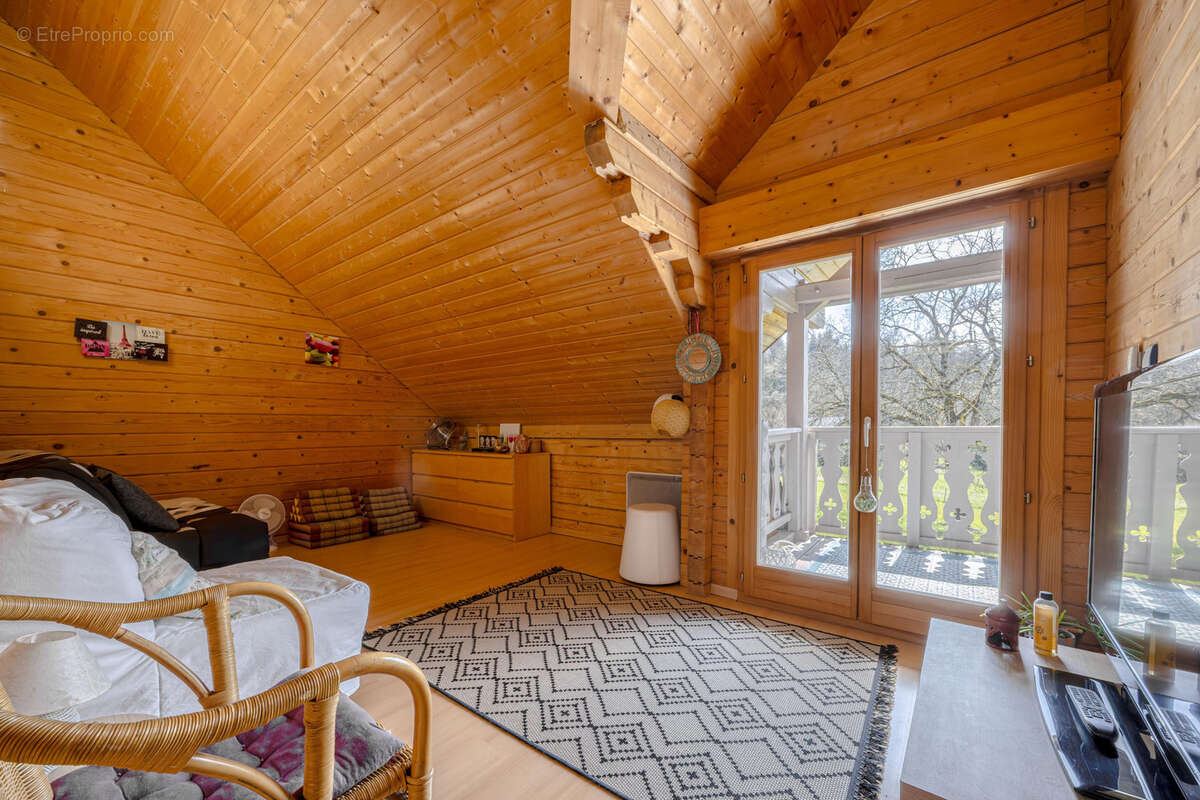 Maison à VIUZ-LA-CHIESAZ