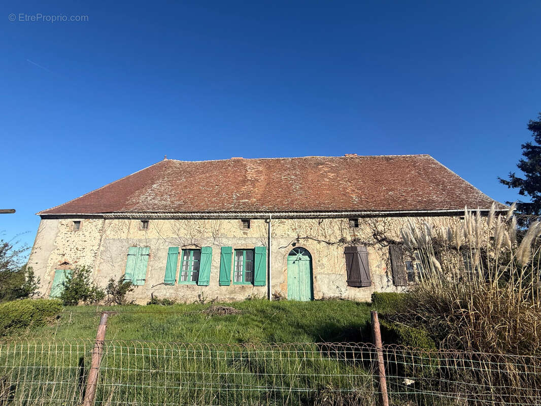 Maison à ARS-LES-FAVETS