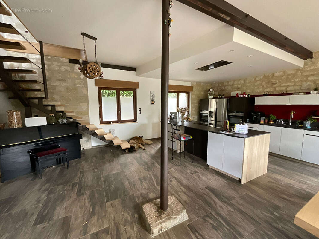 Maison à MAURECOURT