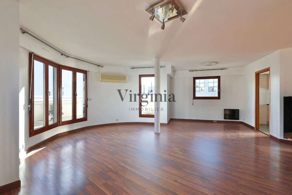 Appartement à CHARENTON-LE-PONT
