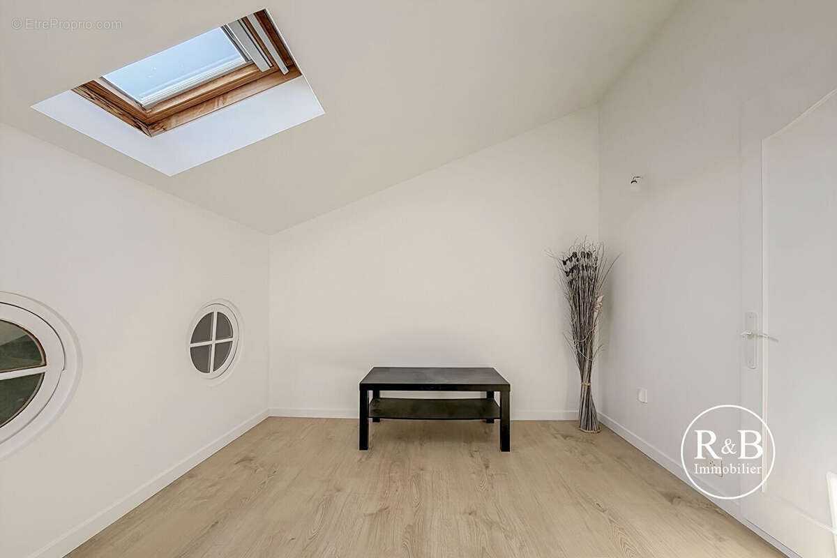 Maison à LES CLAYES-SOUS-BOIS