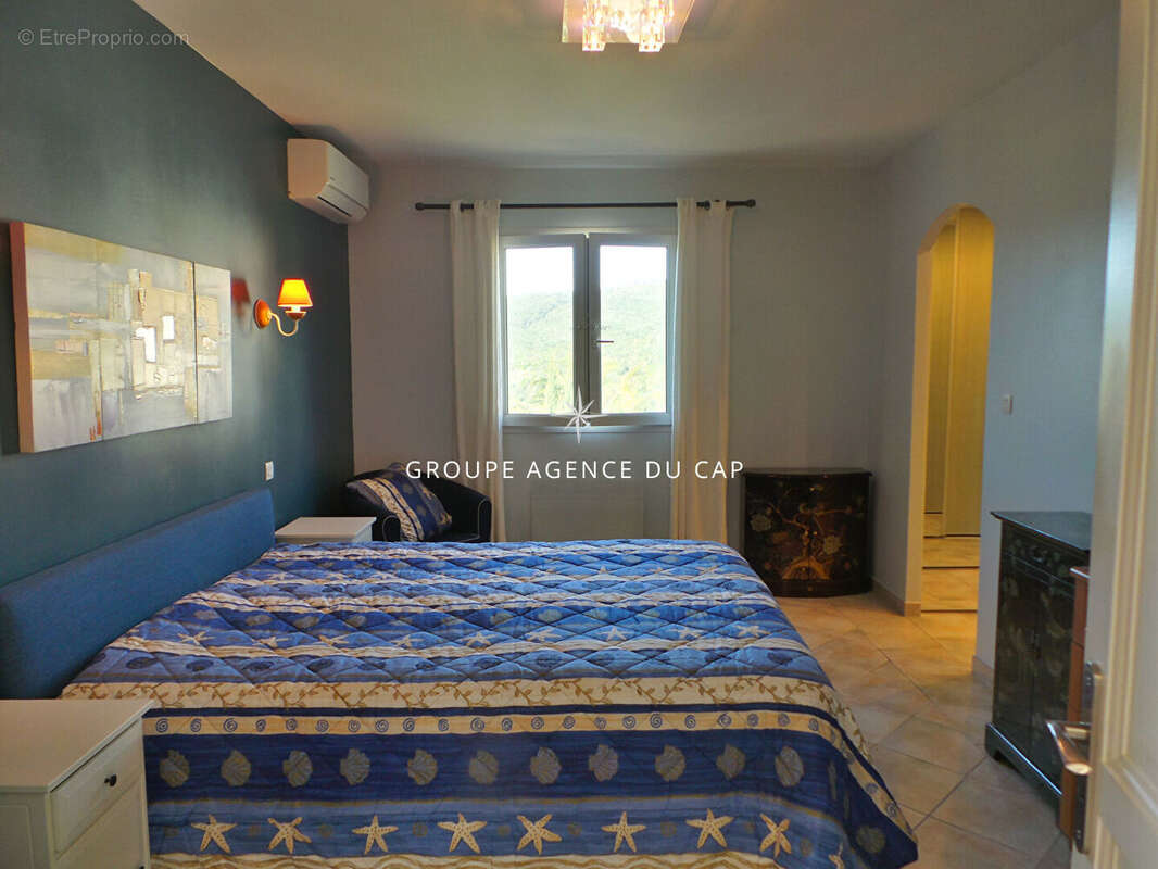 Villa vue mer 177m² 7 pièces avec 4 chambres piscine garage et car port,  aux issambres - photo 15