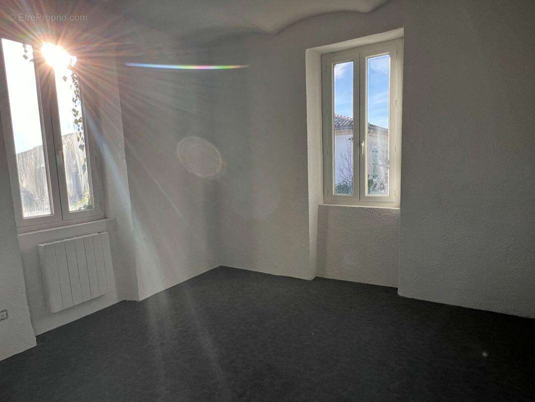 Ensemble immobilier comprenant 5 appartements proche de Barjac - photo 5