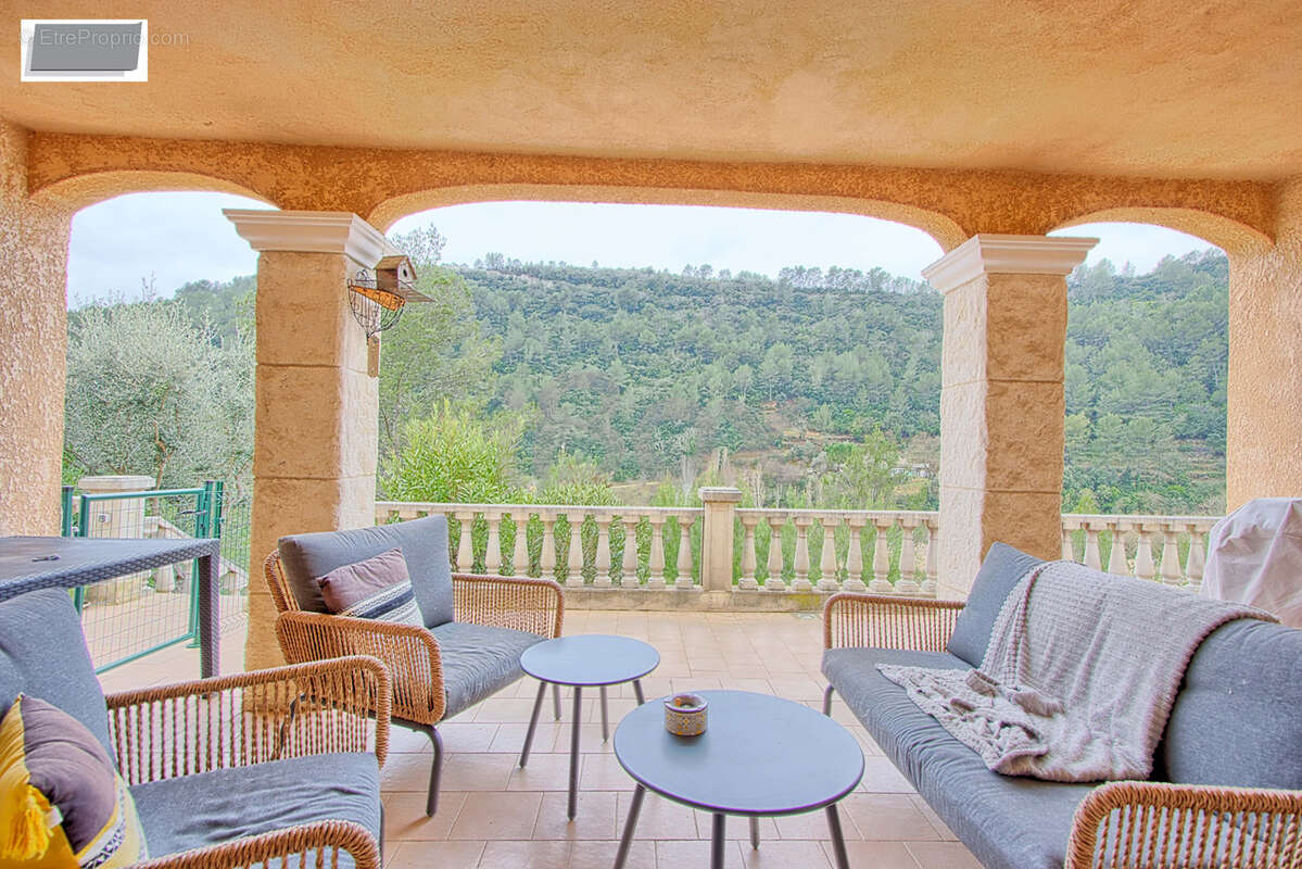 Maison à SOLLIES-TOUCAS