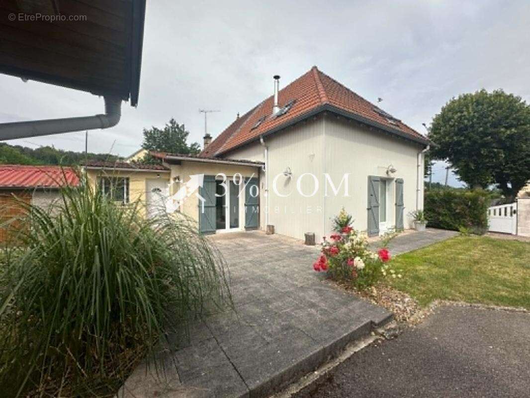 Maison à CHARMES