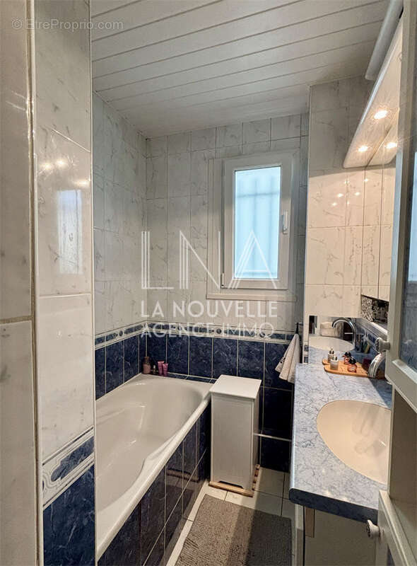 Appartement à LES LILAS