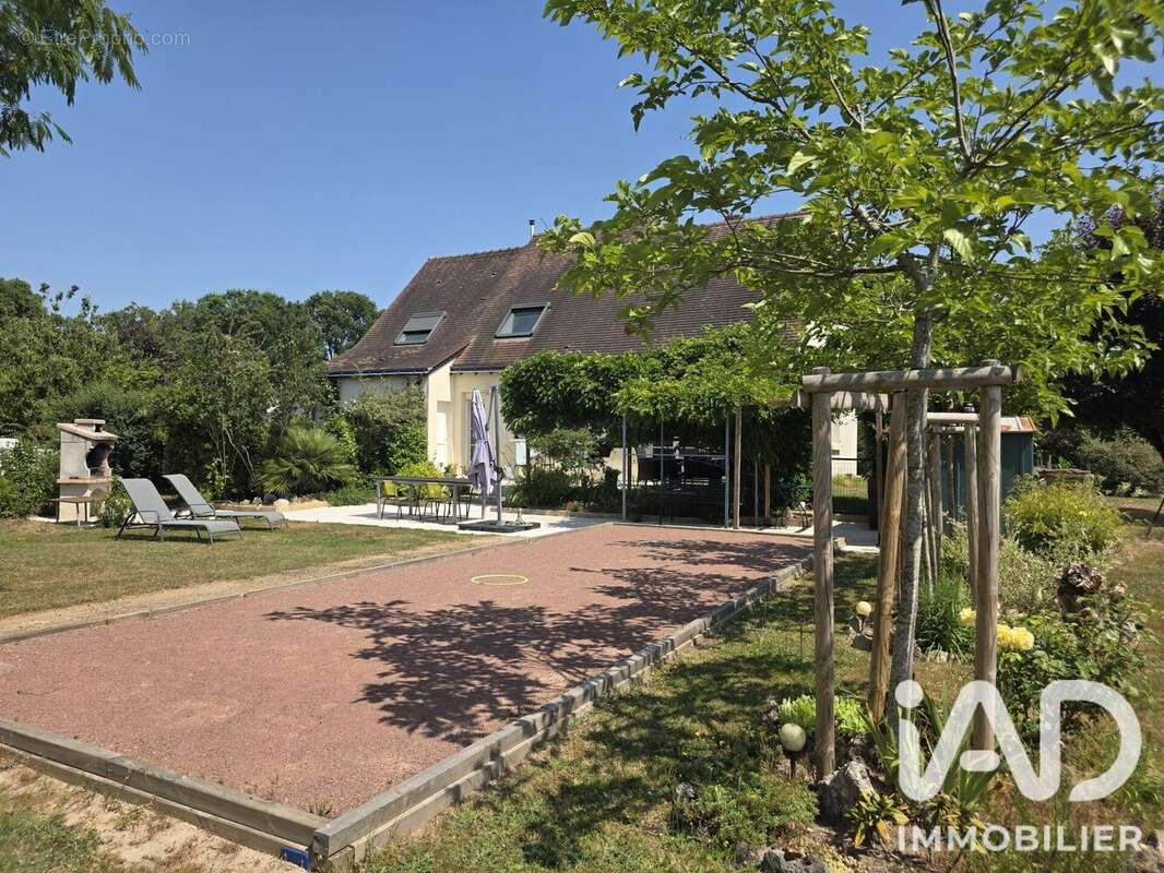 Maison 120 m² à Saint-Etienne-De-Chigny  - photo 6