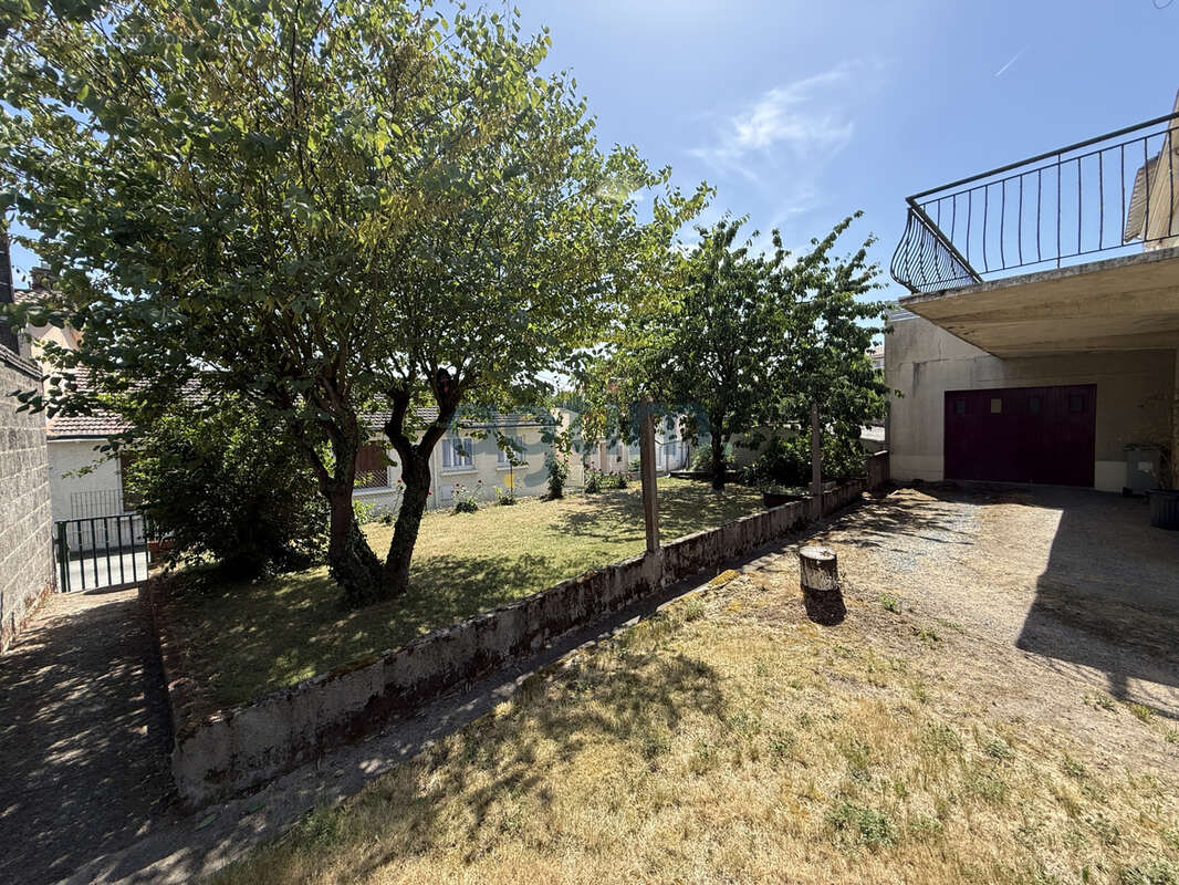 Maison à MONTAIGU