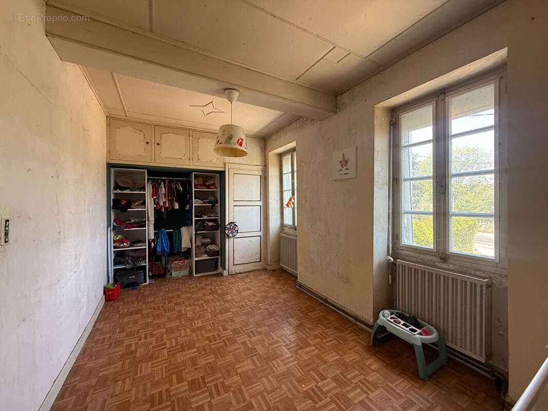 Maison à Condezaygues avec garage et jardin proche des commodités - photo 6