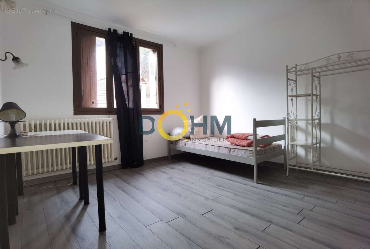 Commerce à VILLEFORT