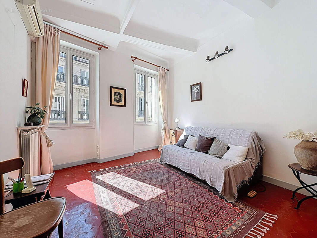 Appartement à MARSEILLE-1E