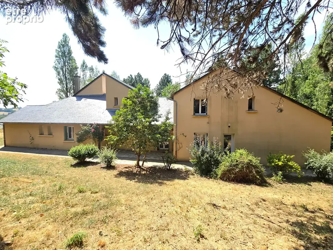 Maison de 228 m² avec garage double - Arvieu - photo 23