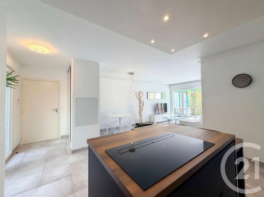 Appartement à VALBONNE