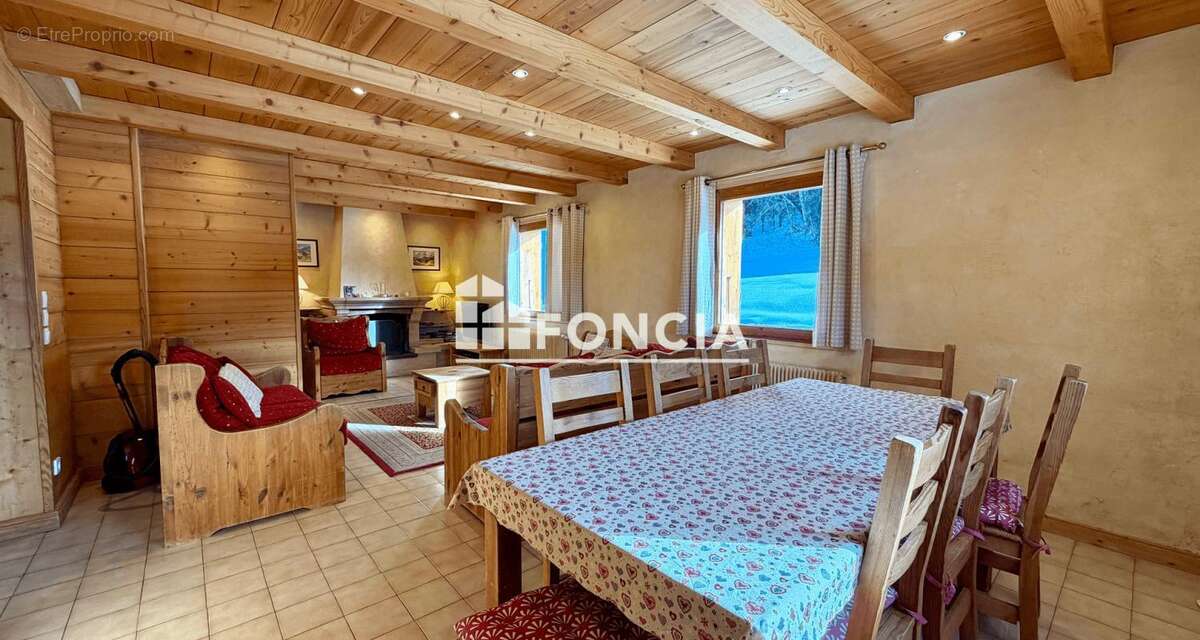 Maison à NOTRE-DAME-DE-BELLECOMBE