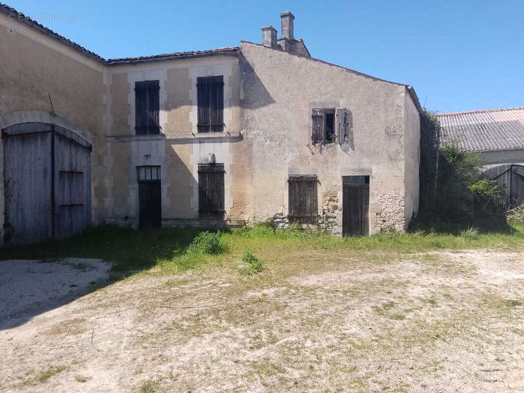 Appartement à COURBILLAC
