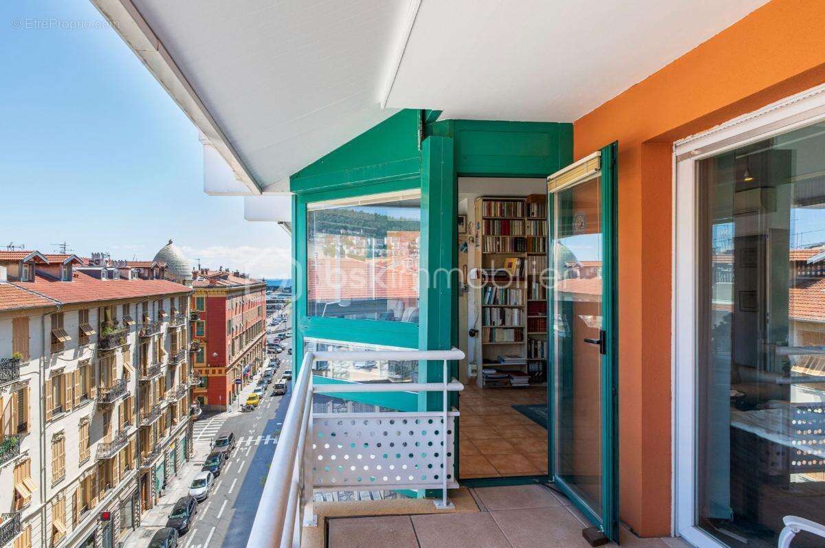 Penthouse Nice Port - Dernier étage - vue latérale Port - Grand Balcon - Garage - photo 15
