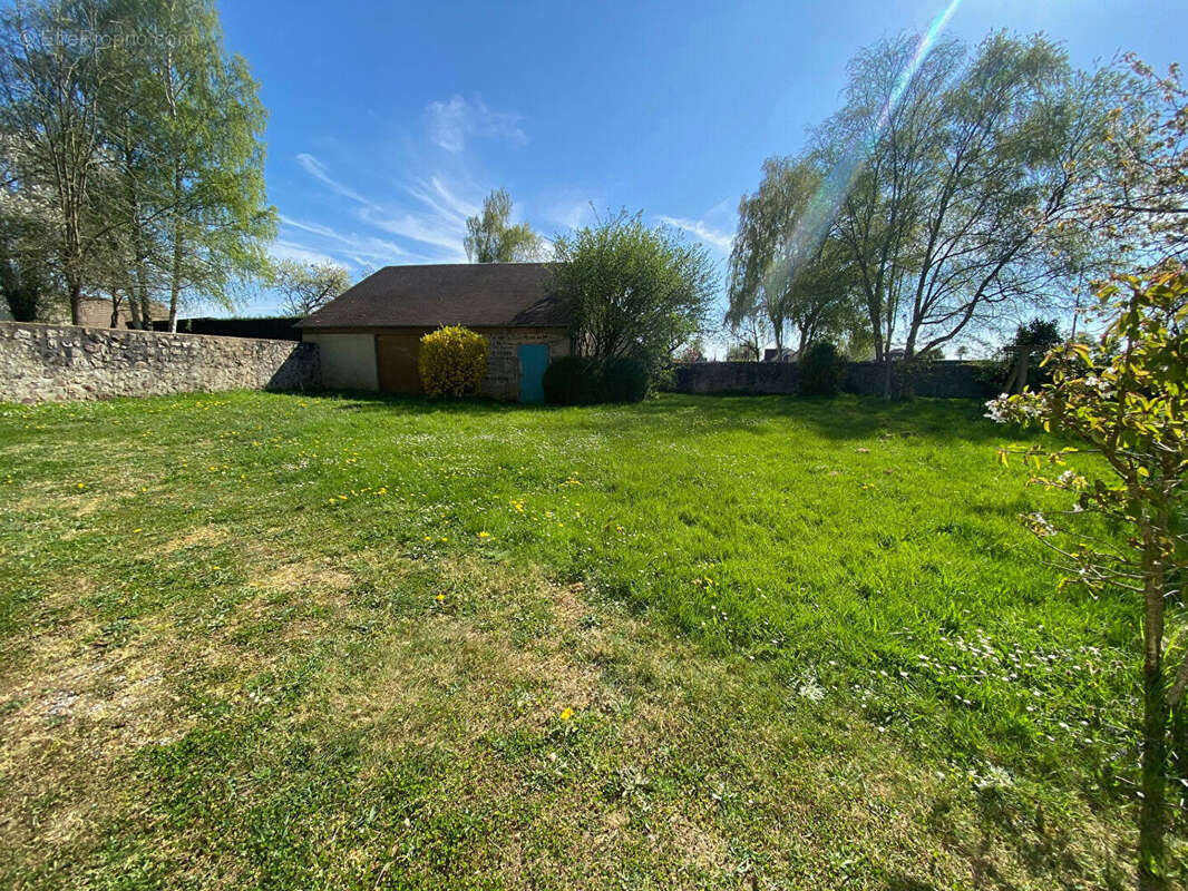 Maison à LA FRESNAYE-SUR-CHEDOUET