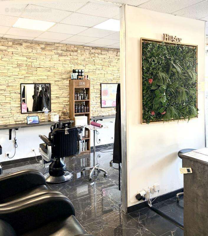 Commerce à SAINT-LAURENT-DU-VAR