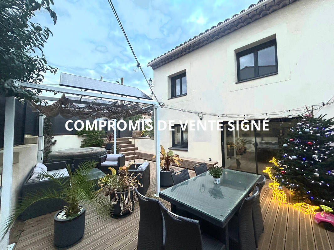 Maison à LE CASTELLET