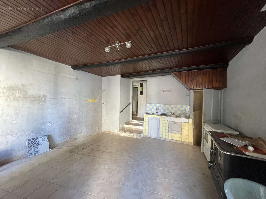 Collobrieres maison de village beaux volumes - photo 6