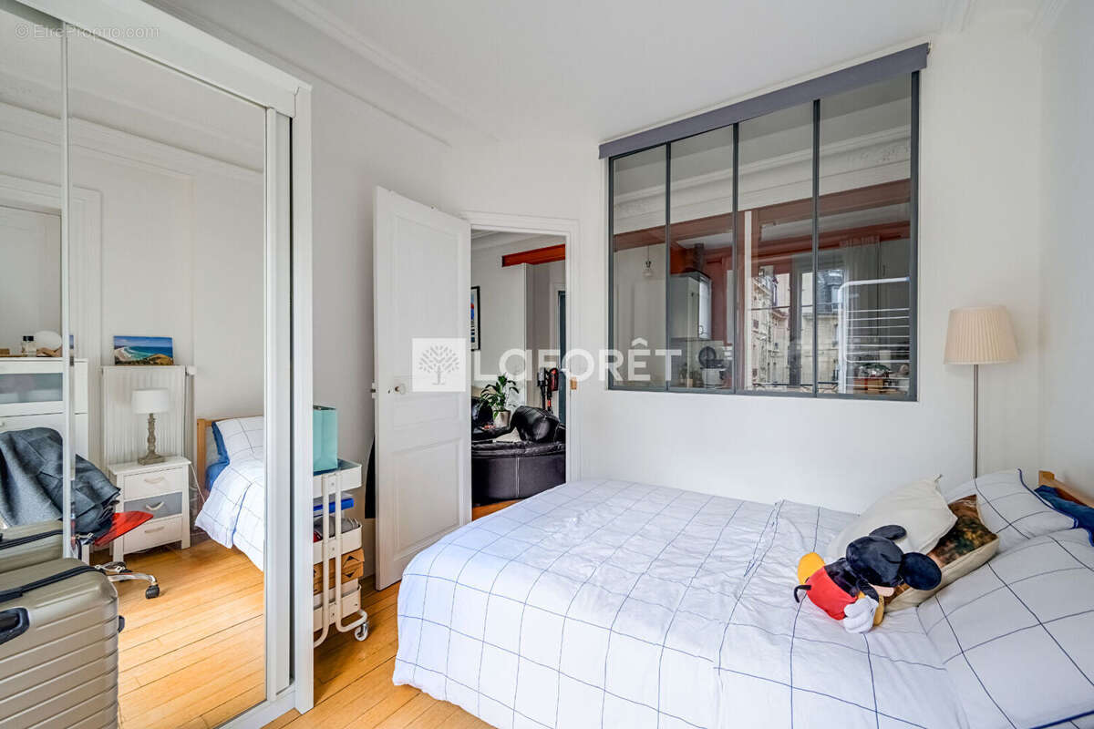Appartement à PARIS-14E