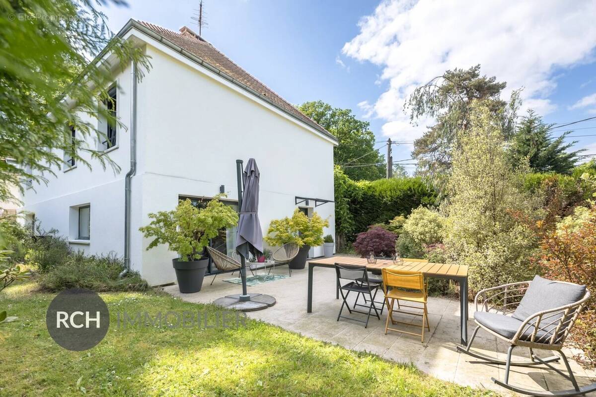 Maison à MONTFORT-L&#039;AMAURY