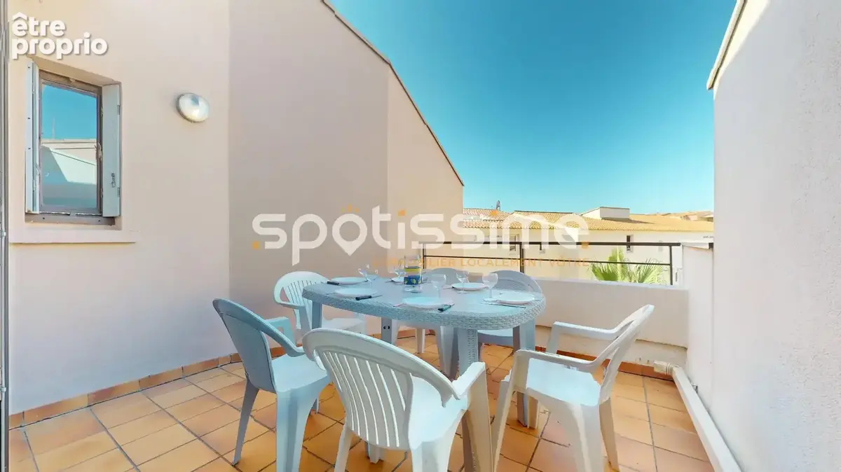 Cap d'agde  avant-port  grand studio cabine avec terrasse et solarium privé vue port - photo 19
