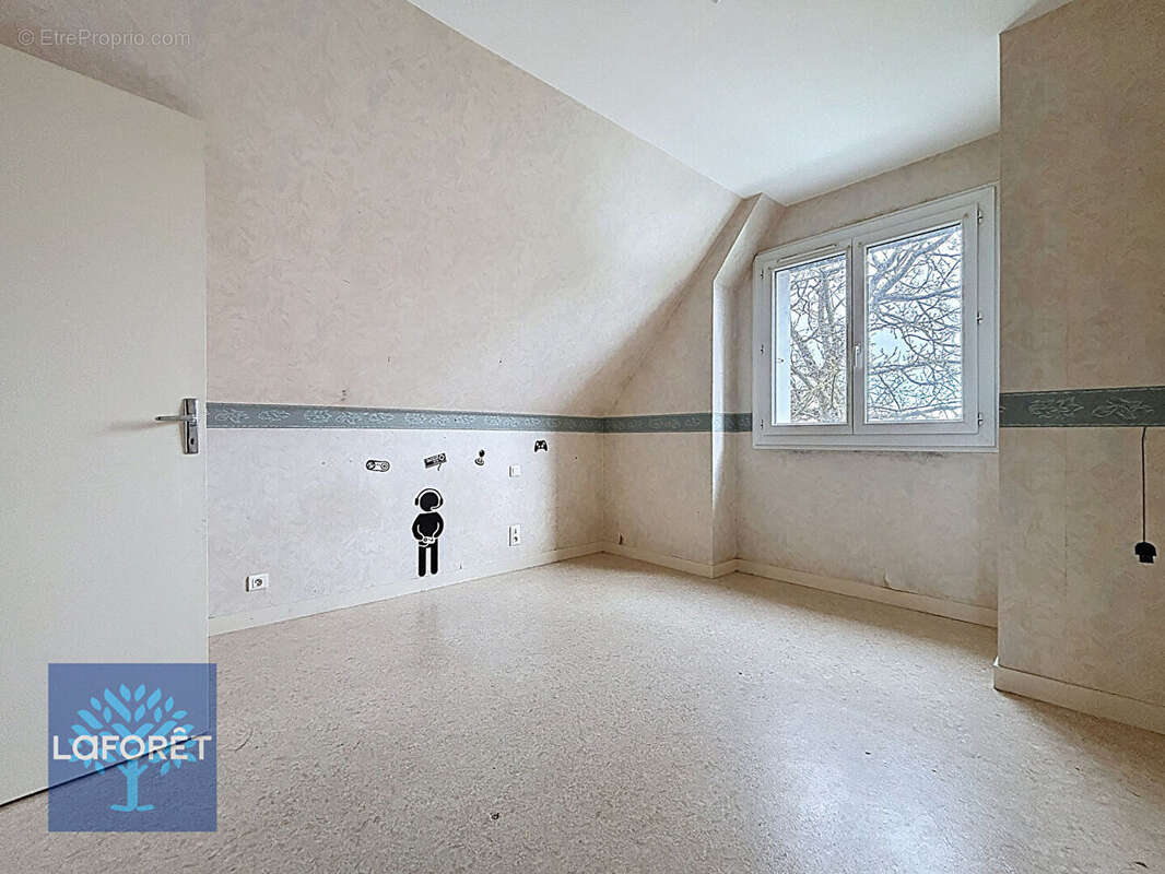 Maison à LA BAZOUGE-DU-DESERT