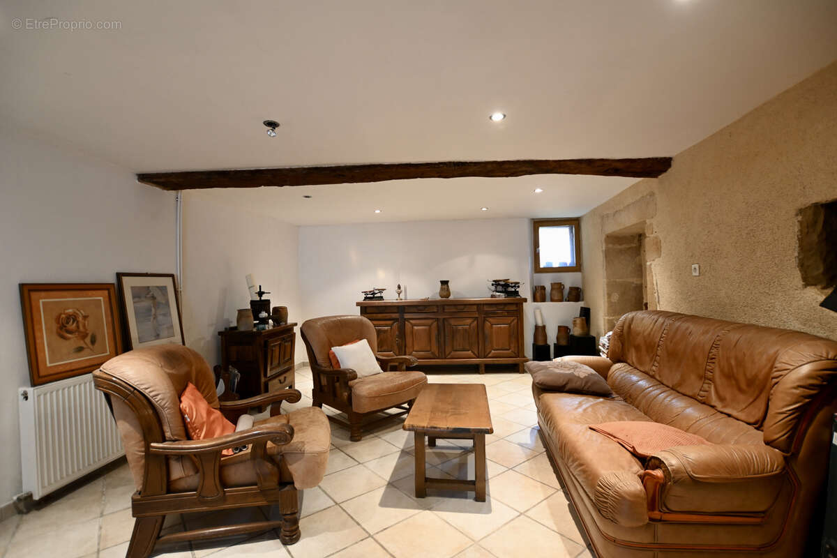 Maison à AVALLON