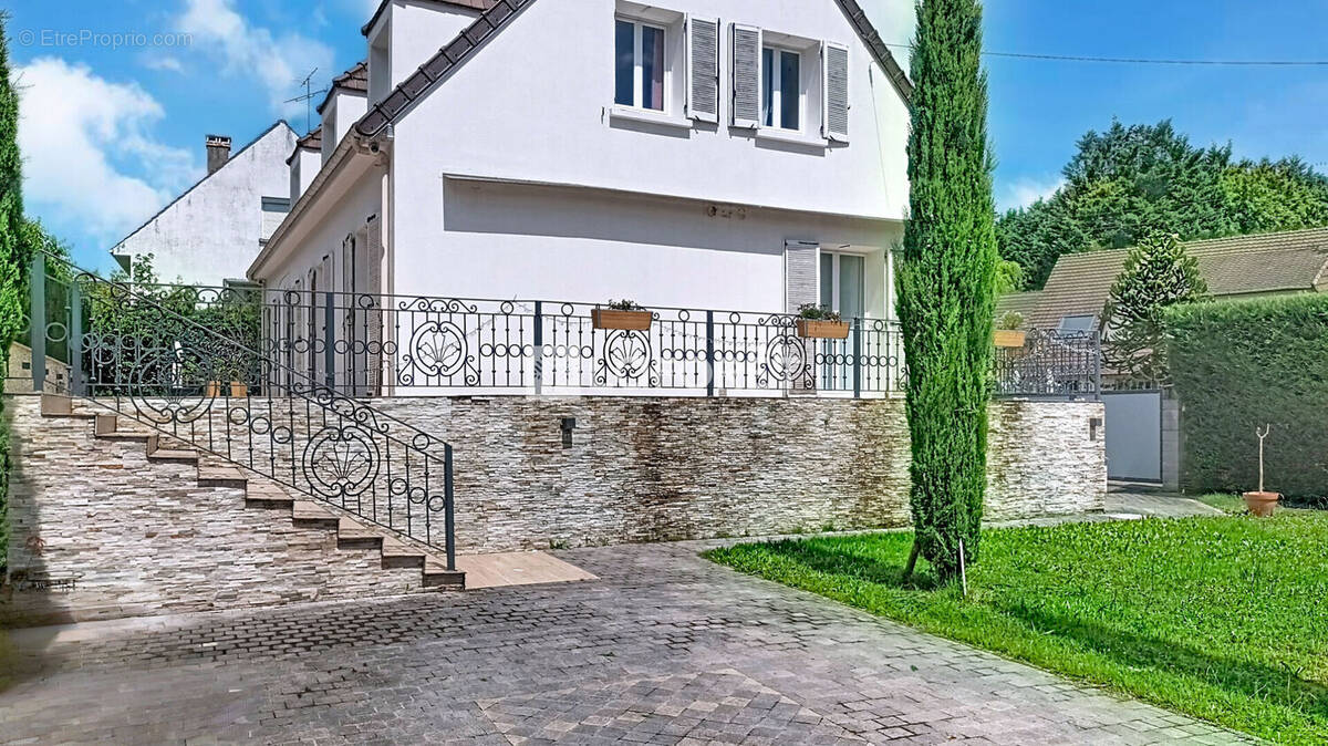 Maison à LUZARCHES