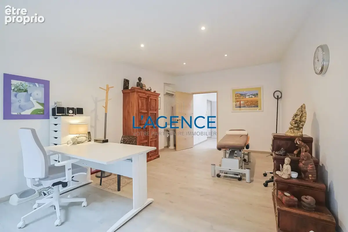 Appartement T2 de 79m2 habitables (47 m2 loi carrez ) au centre ville de Hyères - photo 5