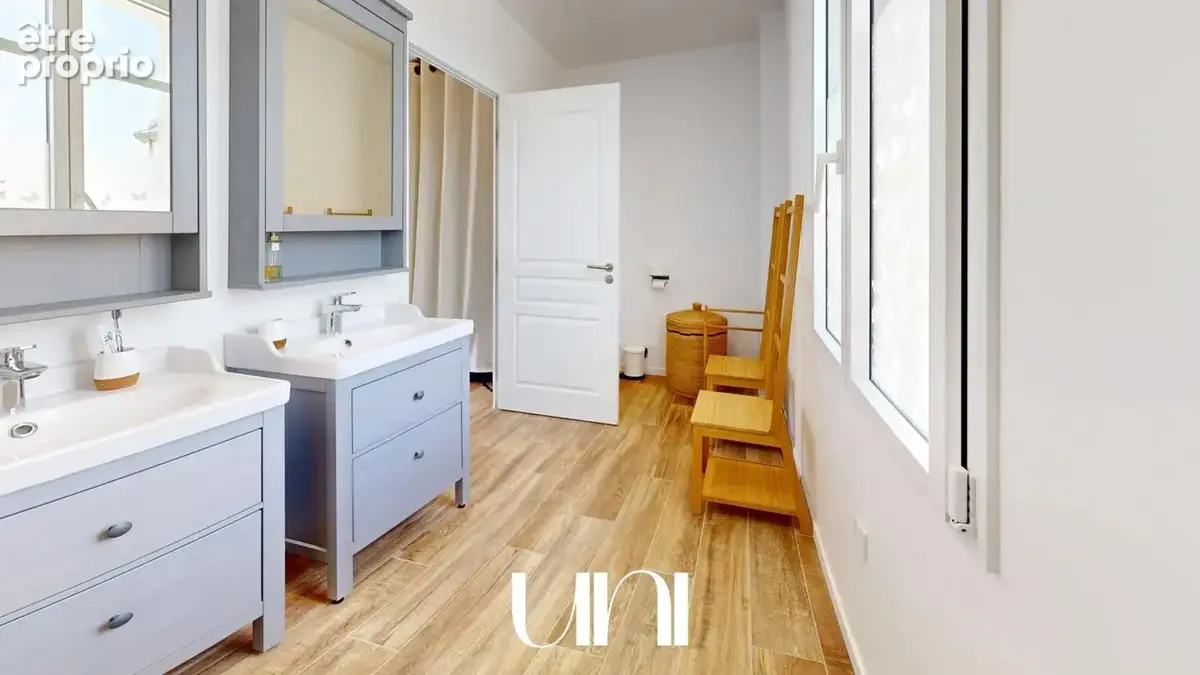 Maison 9 pièces de 224 m2 en cœur de Bourg - Groix - photo 18