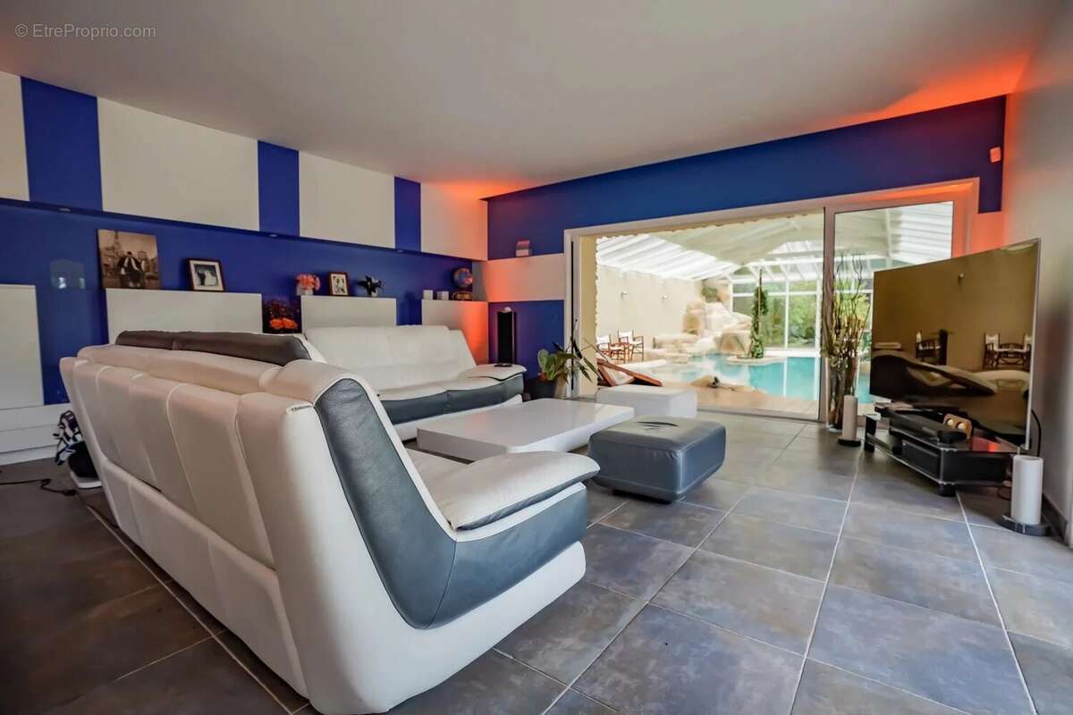 Maison à ADAINVILLE