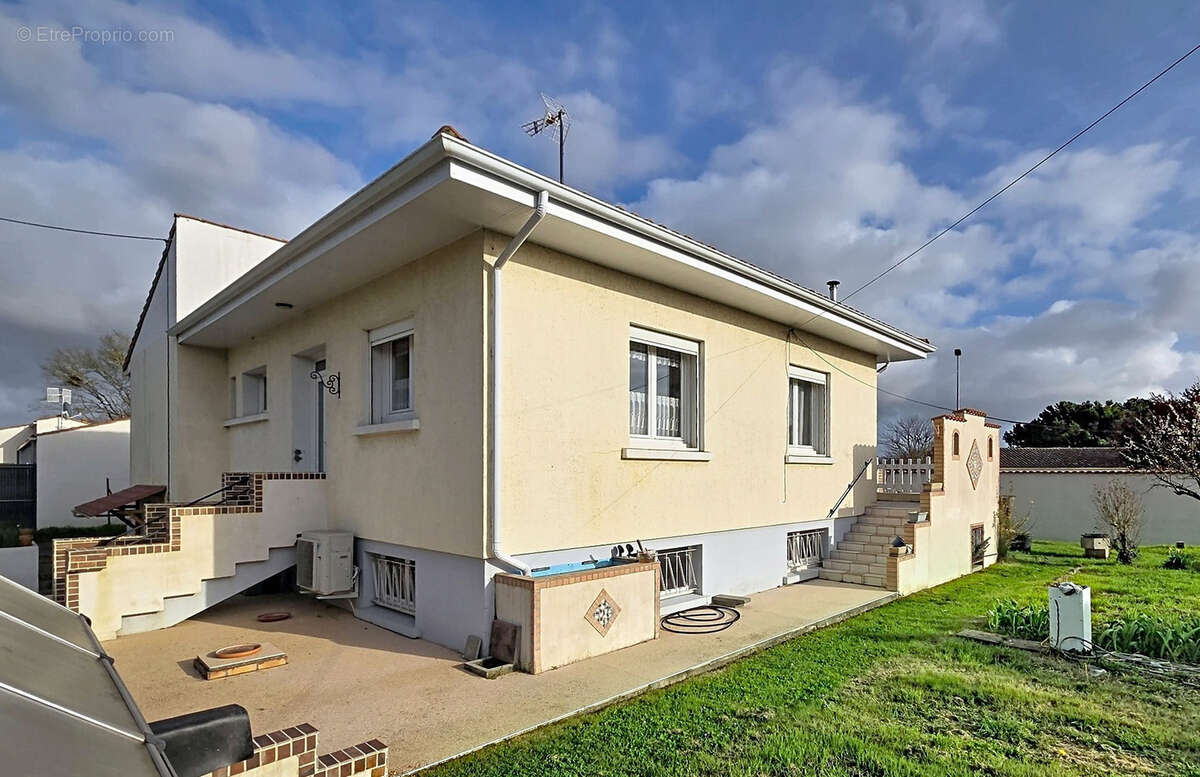 Maison à vendre Familliale 4 chambres - Sous sol total - 170 m2 - photo 3