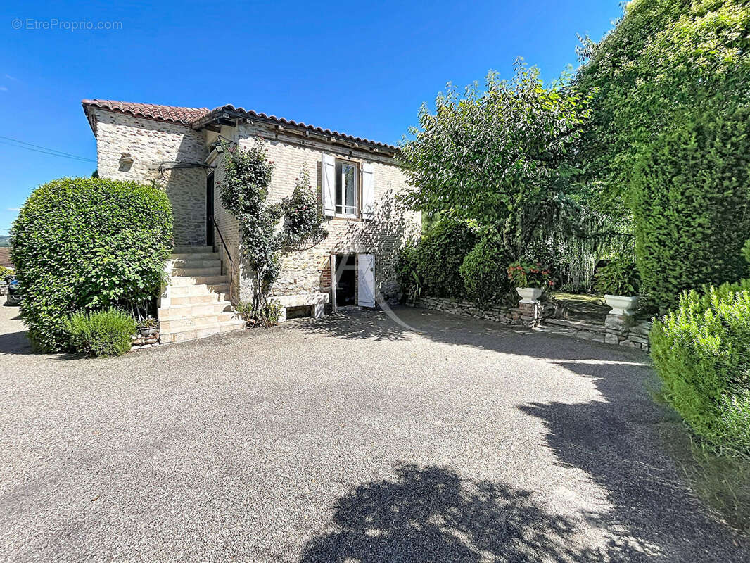 Maison à DOUELLE