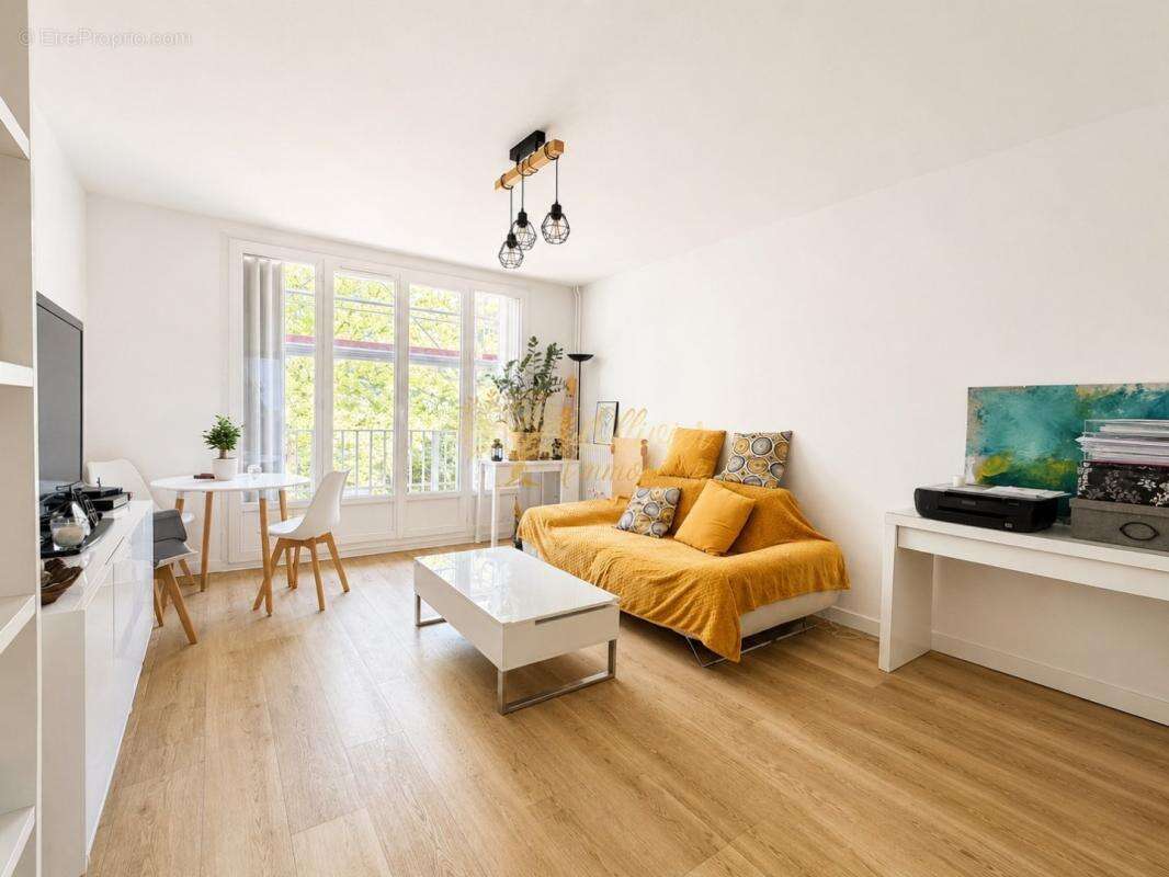 Appartement à LE PLESSIS-TREVISE